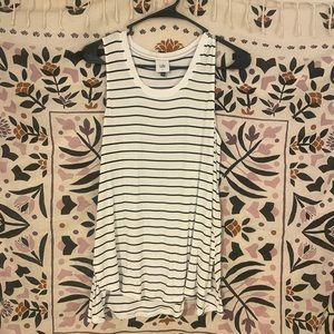 CAbi tank top STYLE: 5937 SIZE: Small